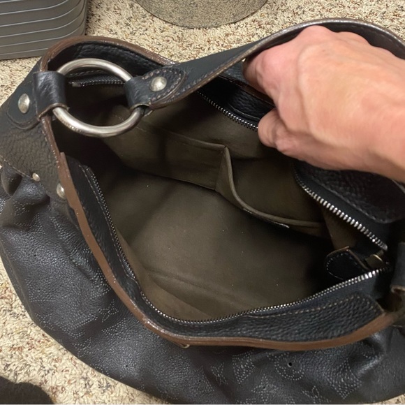 Pre-loved, black perforated LV hobo in excellent condition. - Picture 4 of 5